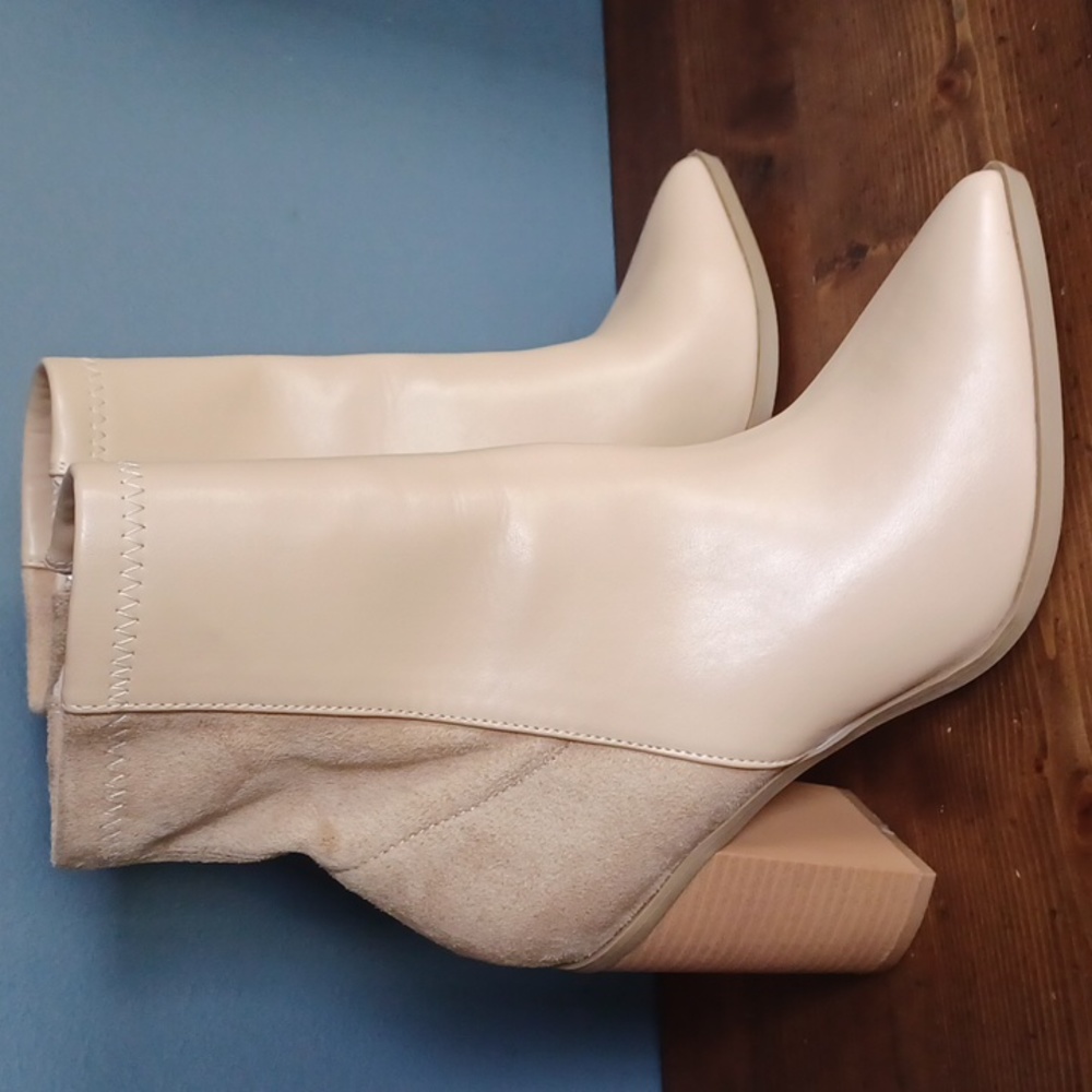 Lulu's boots - Picture 14 of 15